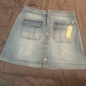 Women’s high-waisted skirt